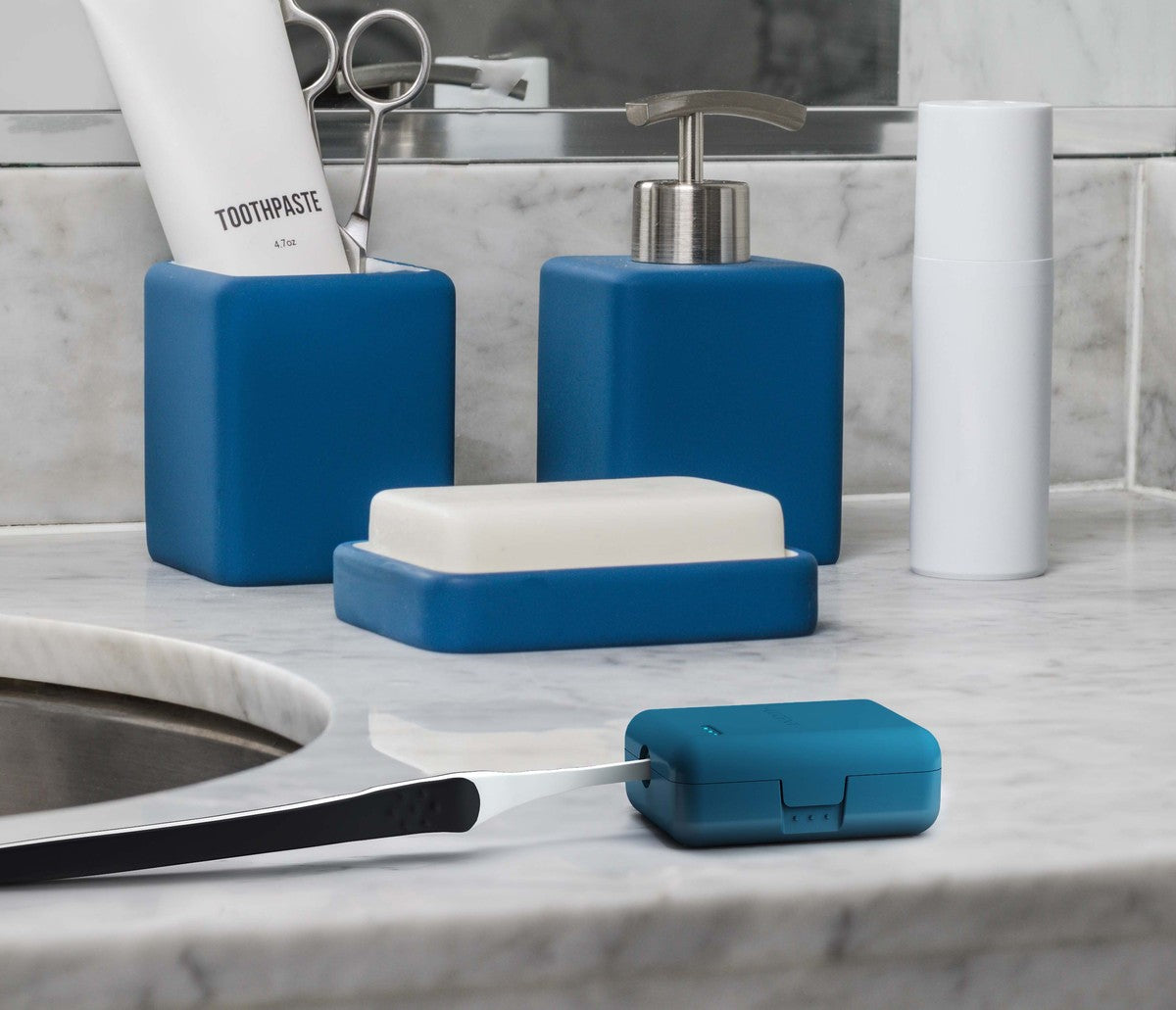 LUCENT Aurora Zahnbürsten Sterilisator blau